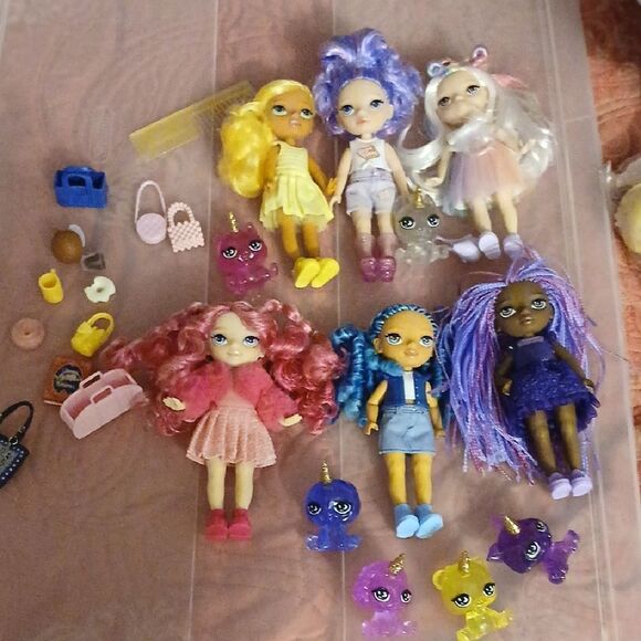Rainbow High Littles Colorful Fashion Doll Set - Picture 1 of 5